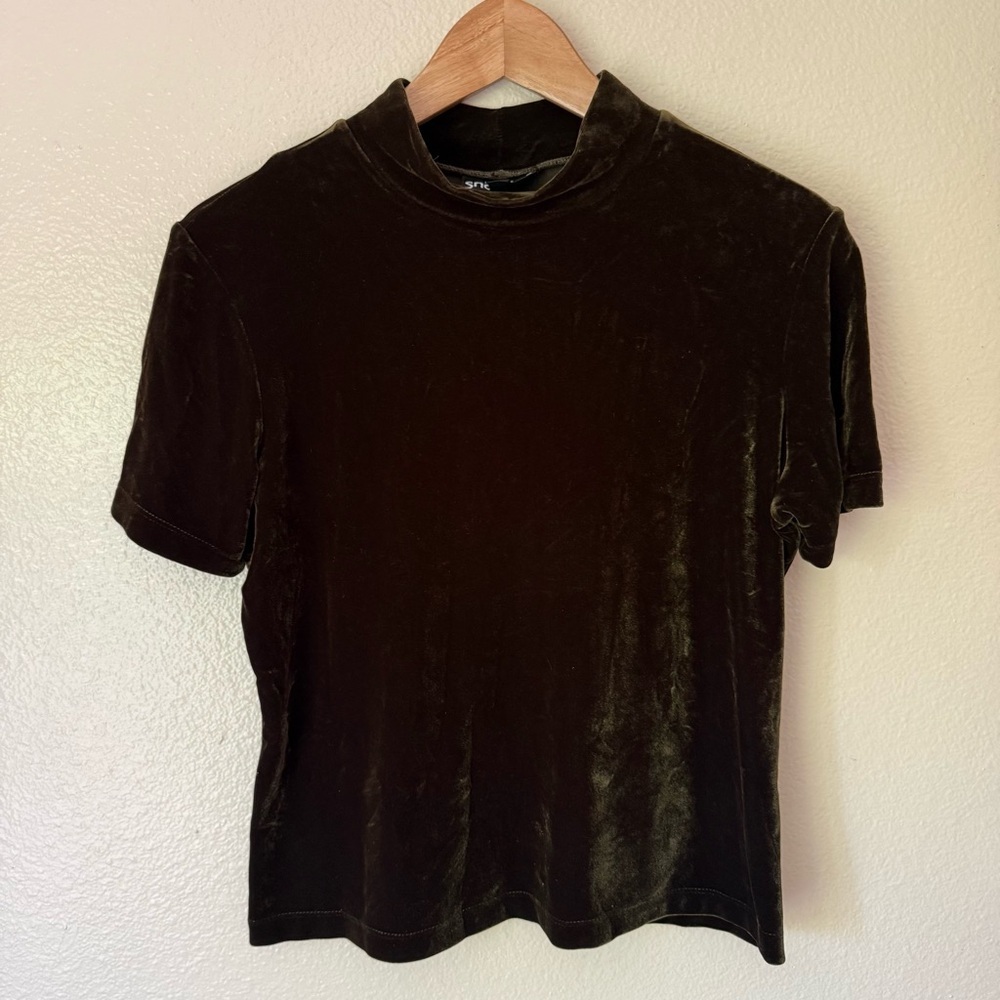 Sno Skins Dark Brown Velvet Short Sleeve Top